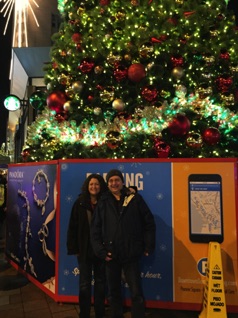 Westlake center Christmas tree  <hr>  Weinachten ist um die Ecke.